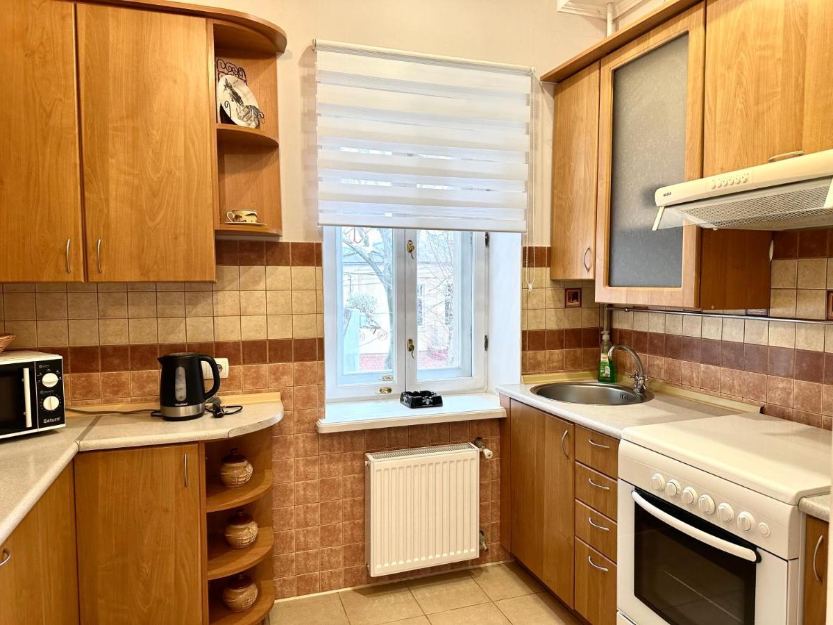 Apartments In The City Center, Near A Theatre, Zlata Plaza Rivne Exterior foto